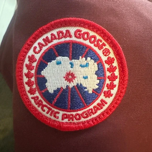 Canada Goose Lorette Parka in Burgundy women’s size XS elderberry - Picture 7 of 16